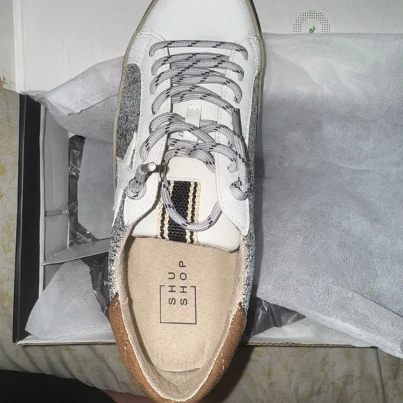 SHUSHOP Women's Glitter Star Sneakers - Picture 2 of 4